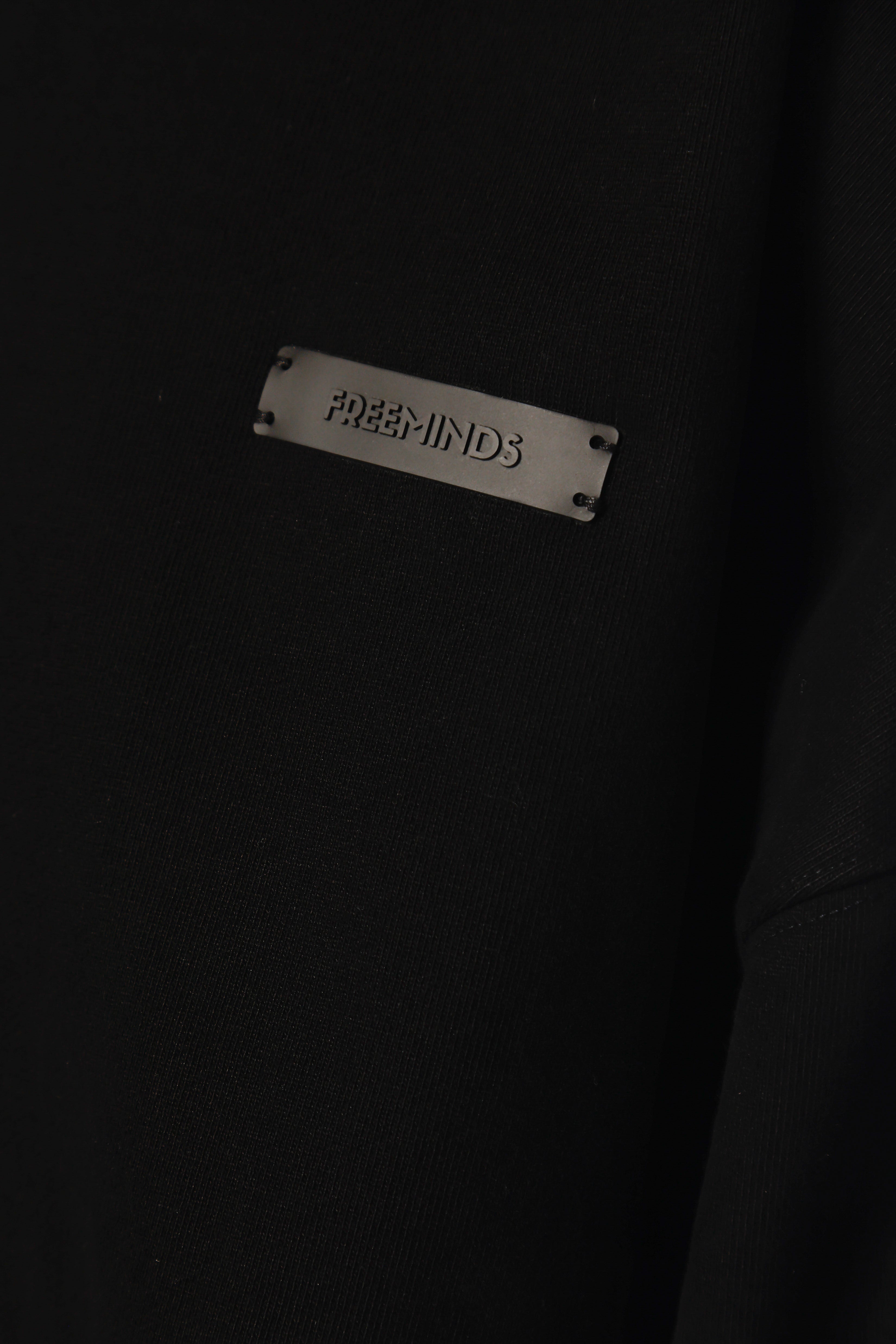 سويتشيرت فري مايندز بسحاب باللون الأسود مُعالَج