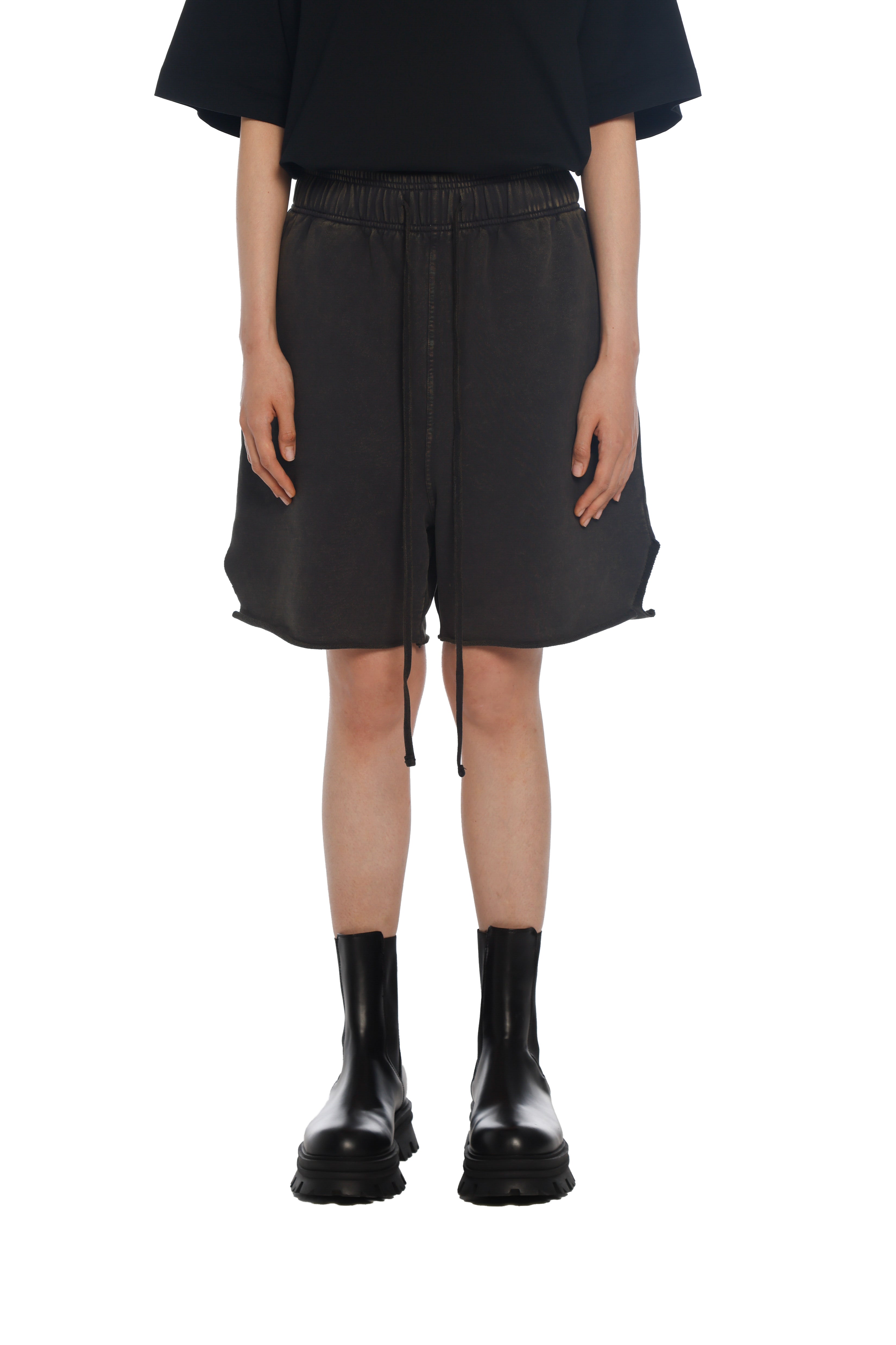 شورت فري مايندز باللون الأسود المغسول