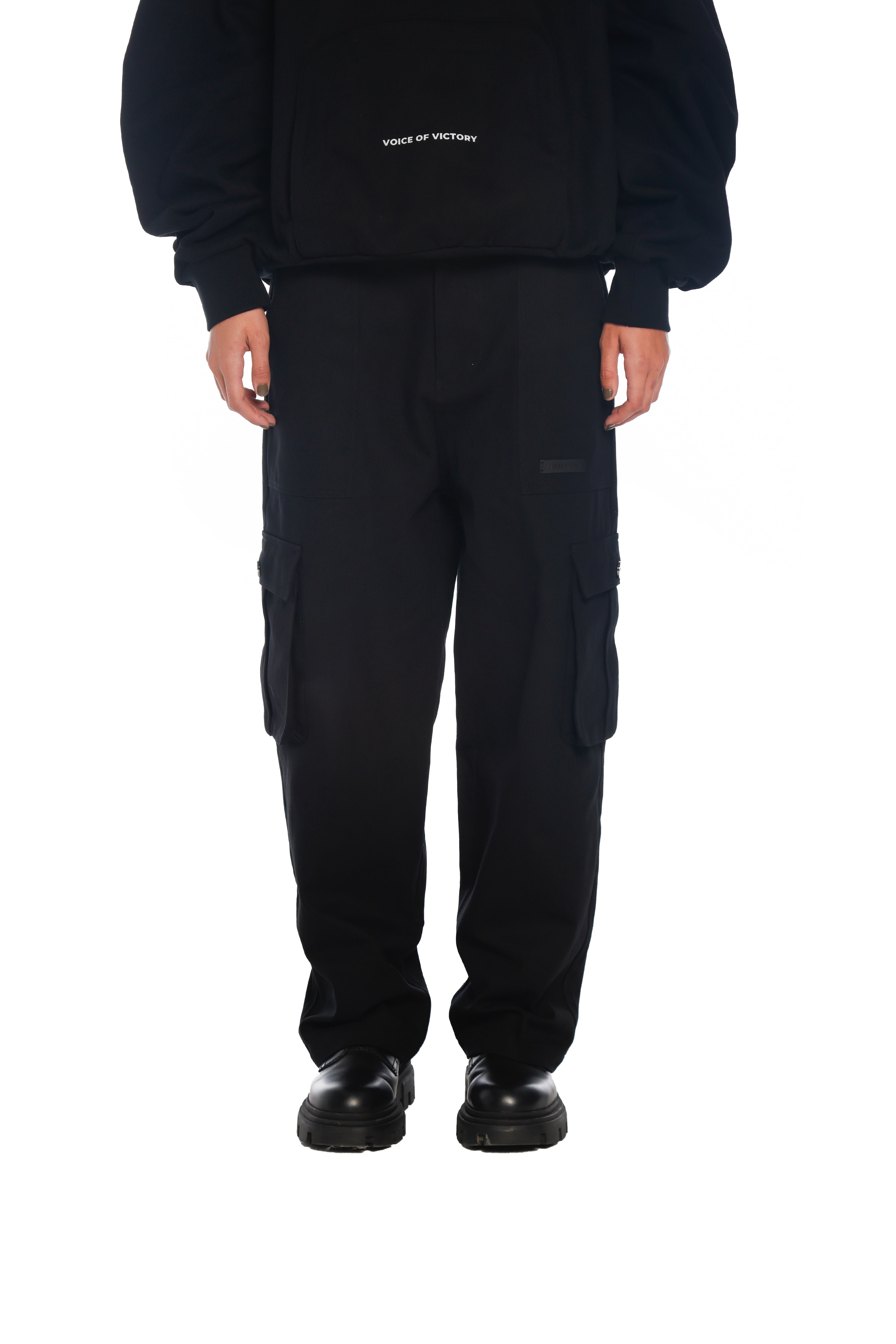 فري مايندز كارغو بانت باللون الأسود المغسول