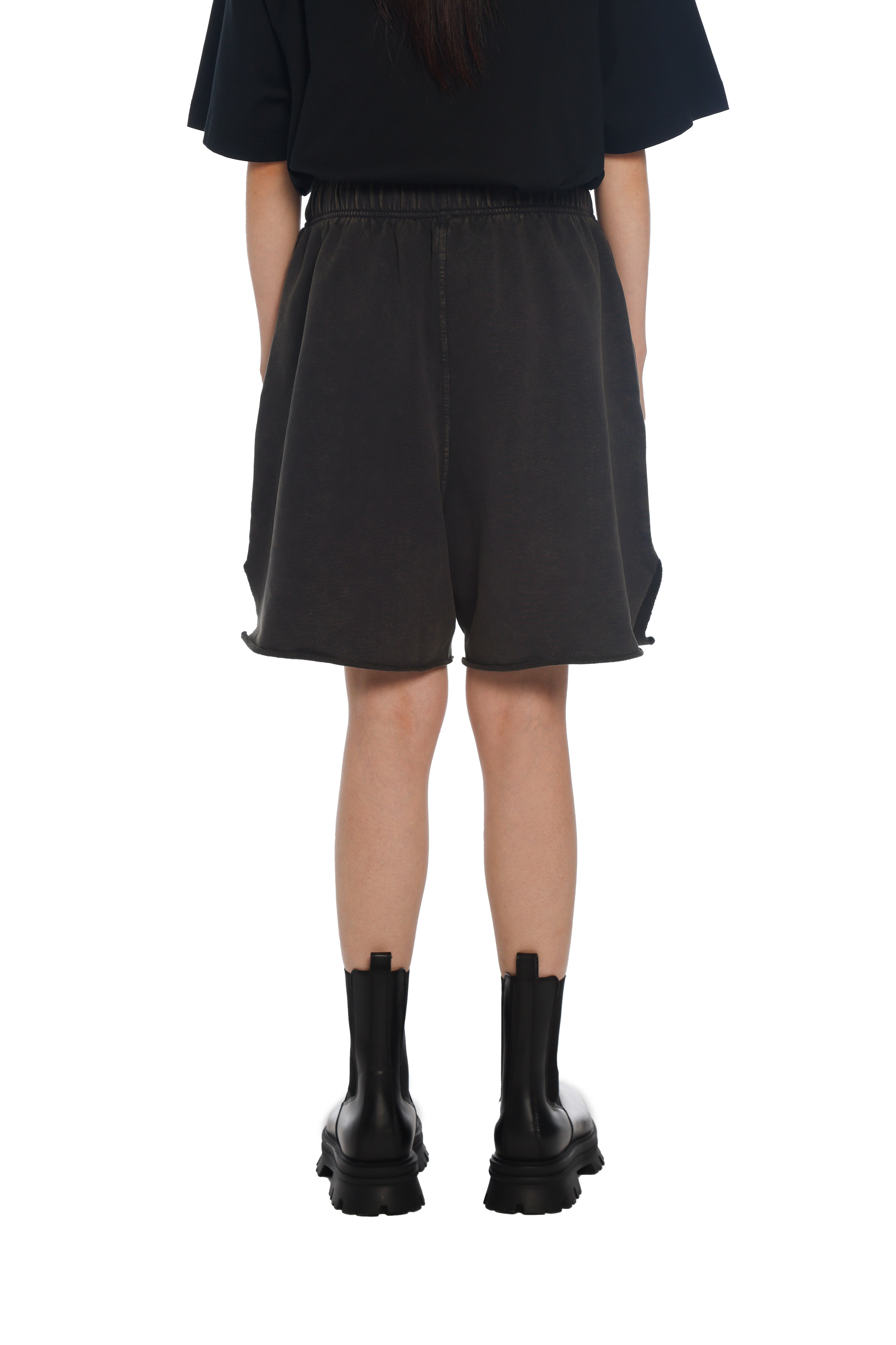 شورت فري مايندز باللون الأسود المغسول