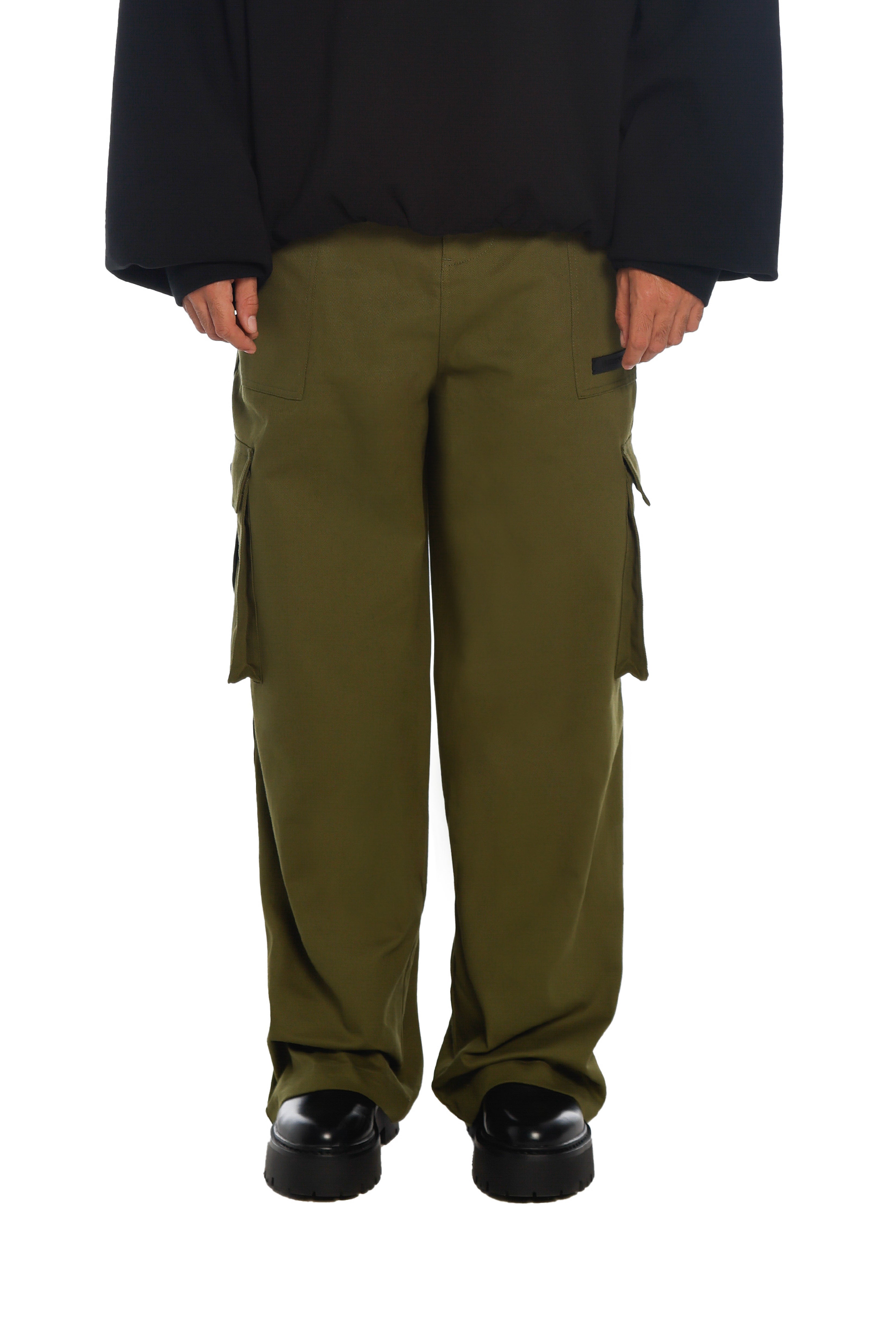 كارغو بانتس أخضر جيشي من فري مايندز