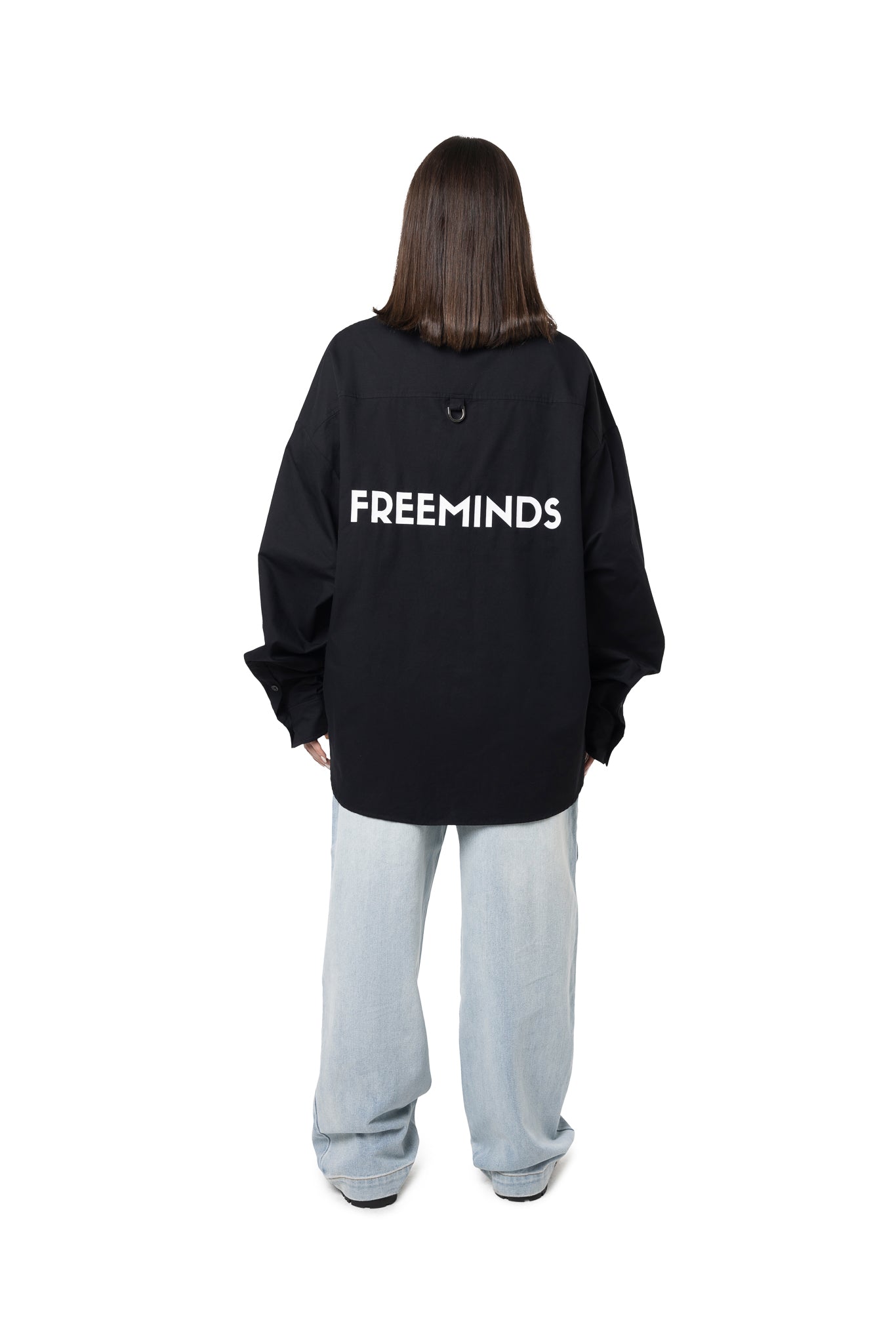 شيرت FREEMINDS طويل الأكمام باللون الأسود