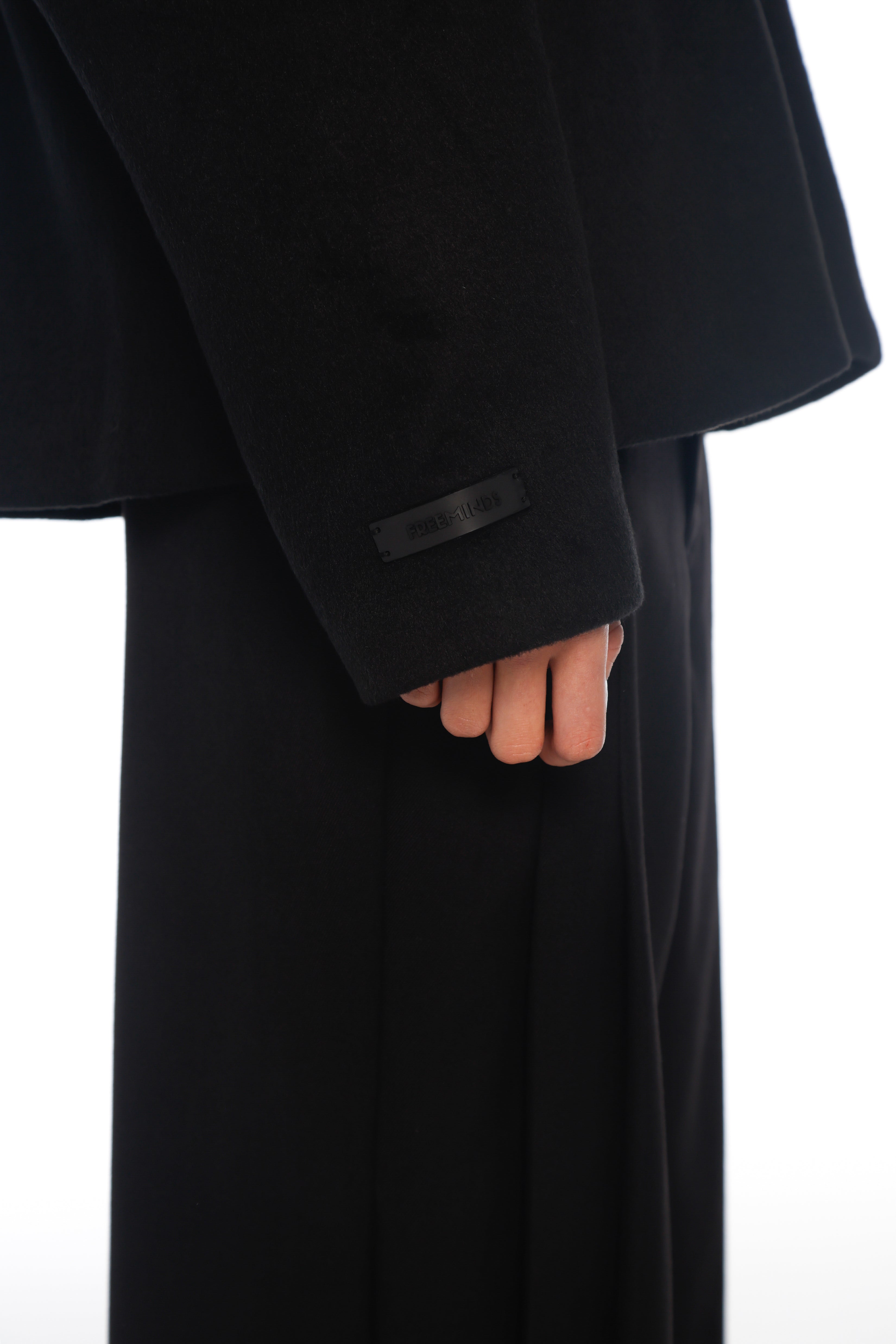 فري مايندز Jacket صوفية   باللون الأسود