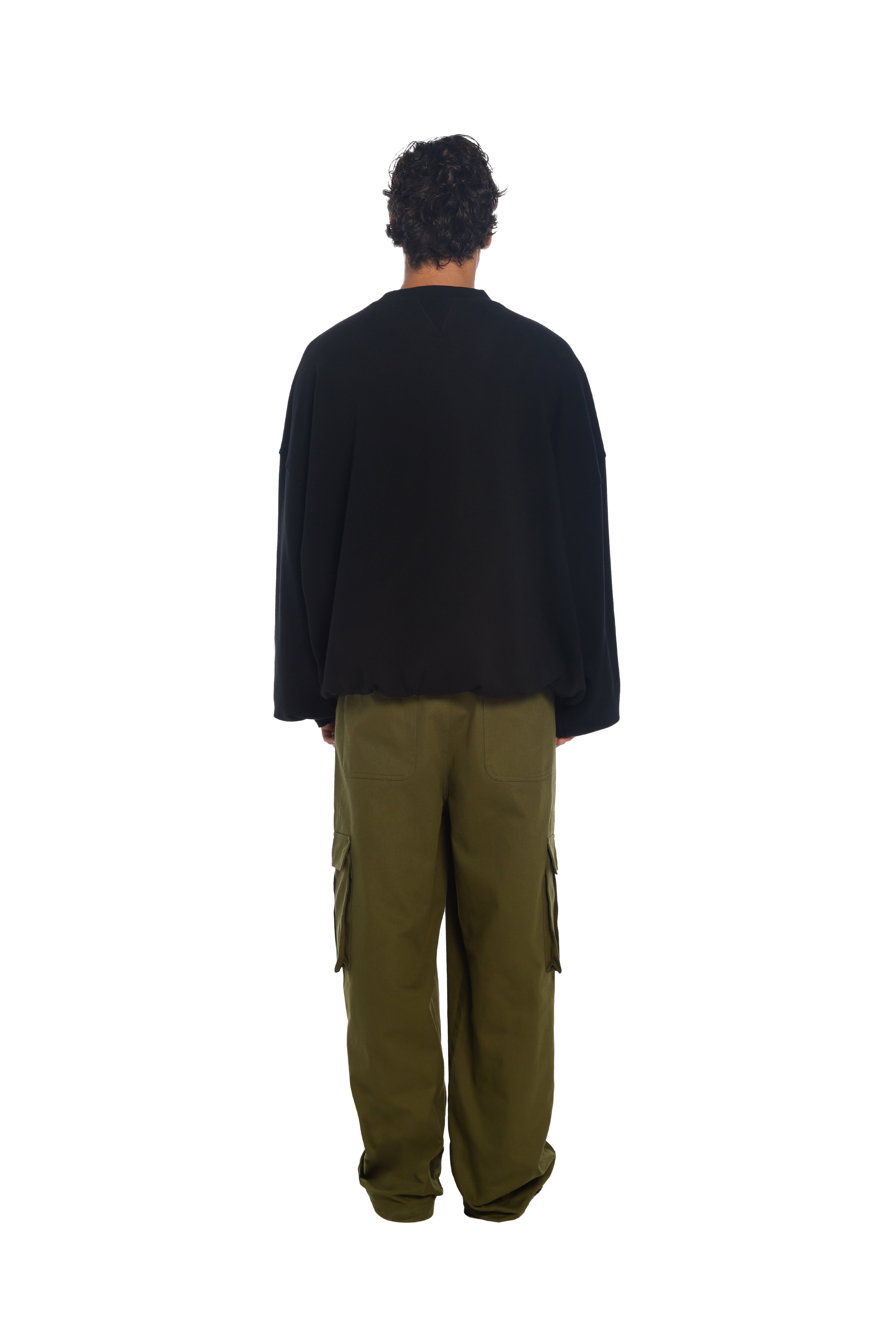 سويتشيرت فري مايندز باللون الأسود المعالج