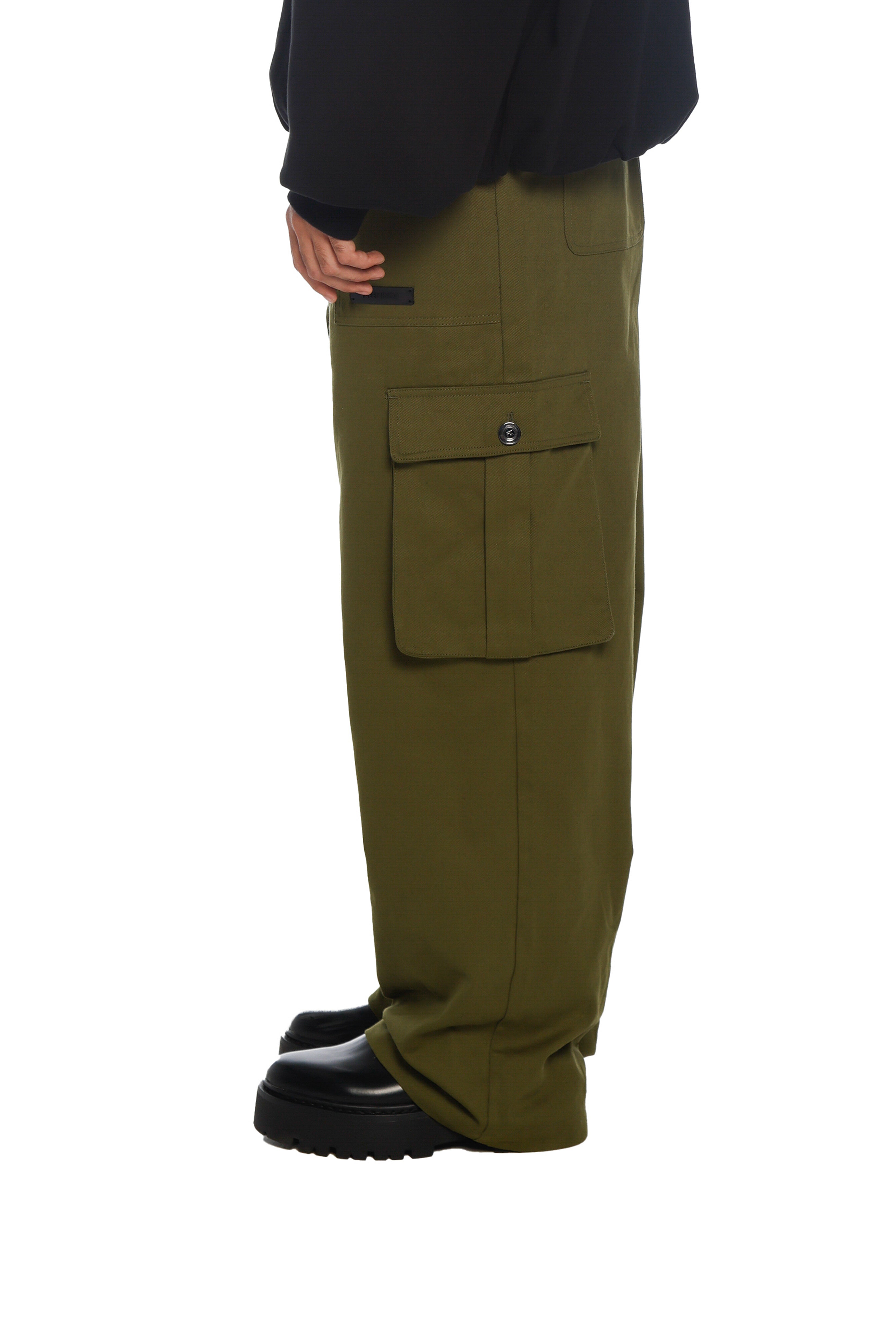 كارغو بانتس أخضر جيشي من فري مايندز 